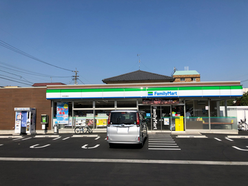 ファミリーマート中村向島店
