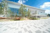 :岡崎市中央図書館　徒歩約10分