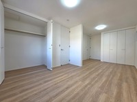 :2階北側の2部屋です。こちらもお子さまの成長や家族のかたちにあわせて壁を設置し、間取りの変更も可能です。