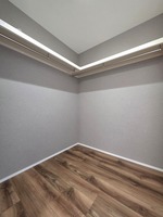 :こちらのお部屋にも約2帖のウォークインクローゼットが設置されています。