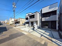 :一番左がC棟です。